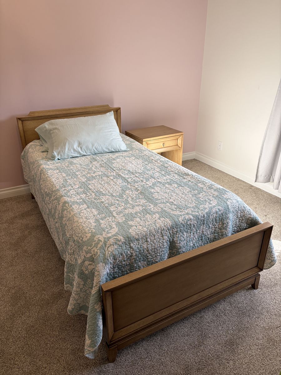 Drexel 5-pc Bedroom Set--original Finish/hardware