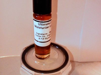 Ultimate Lip Moisturizer Rollerball with Castor Oil, Vitamin E, & Glycerin - New
