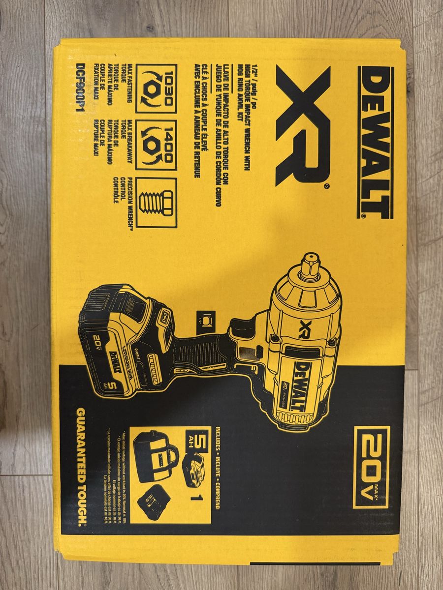 DEWALT 20V MAX XR 1/2 in. High Torque Impact Wrench Kit DCF900P1