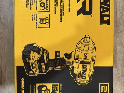 DEWALT 20V MAX XR 1/2 in. High Torque Impact Wrench Kit DCF900P1