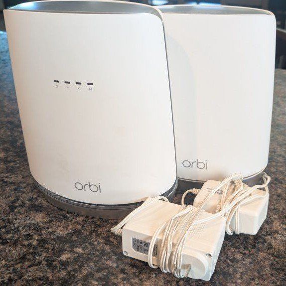 NETGEAR Orbi CBR750 Wi-Fi 6 Cable Modem/Router + Satellite (Factory Reset)