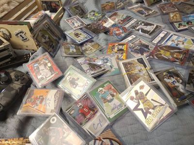 Sports Trading Cards Lot Rookies Autographs Graded Inserts - NFL NBA MLB Soccer