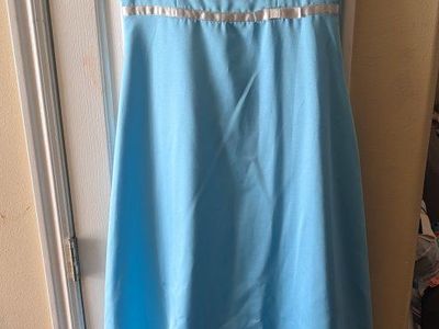 Mariposa Light Blue Satin Formal Dress Size Medium