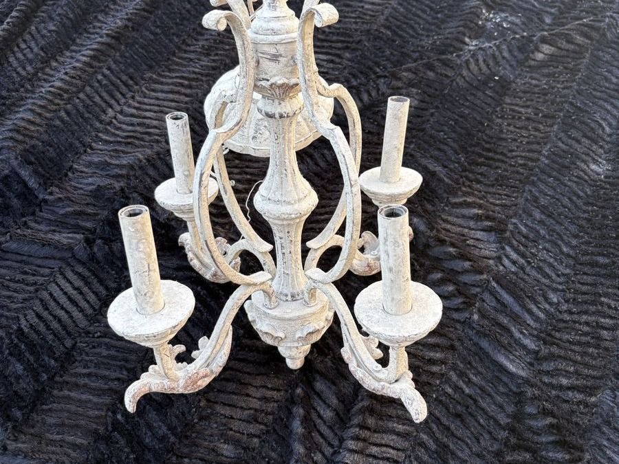 Main image 1