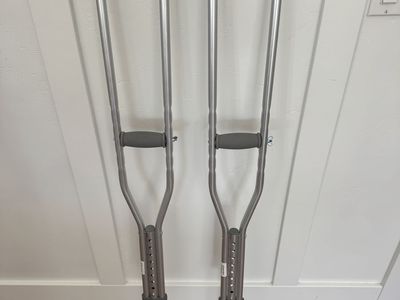 Crutches 5'2" To 5'10"