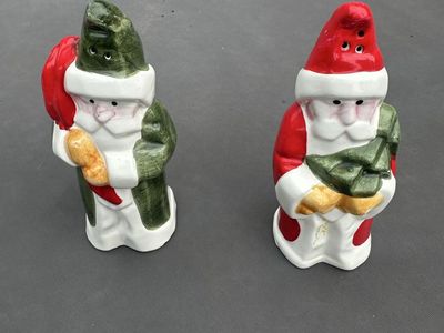 Vintage Ceramic Santa Claus Salt and Pepper Shakers Red and Green Christmas