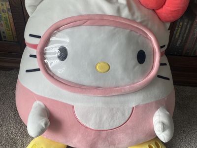 Hello Kitty Jumbo Squishmellow