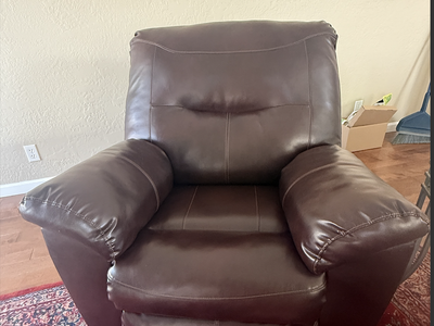 Manual Recliner- Leather