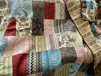 Queen Size Patchwork Quilt with Matching Pillow Shams - Multi-color Pattern