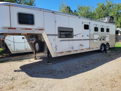2004 Exiss 4-Horse Gooseneck Trailer with Living Quarters