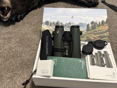 Swarovski EL 10x42 binoculars