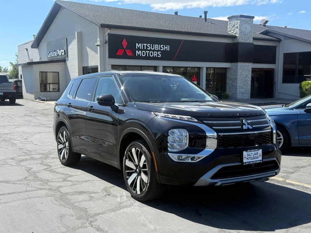 2025 Mitsubishi Outlander SE