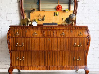Vintage Flame Mahogany Dresser with Ornate Mirror - Beautifully Crafted Chest of Drawers