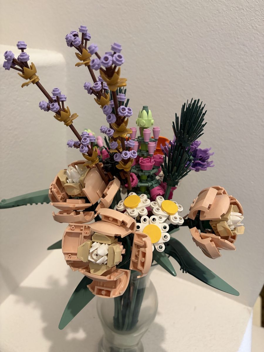 LEGO Botanical Collection Flower Bouquet Set (10280) - Assembled Display