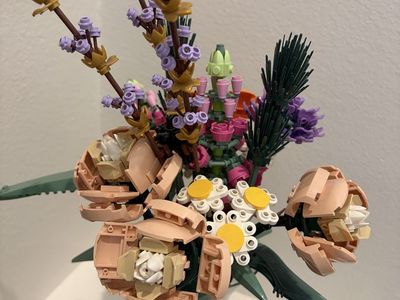 LEGO Botanical Collection Flower Bouquet Set (10280) - Assembled Display