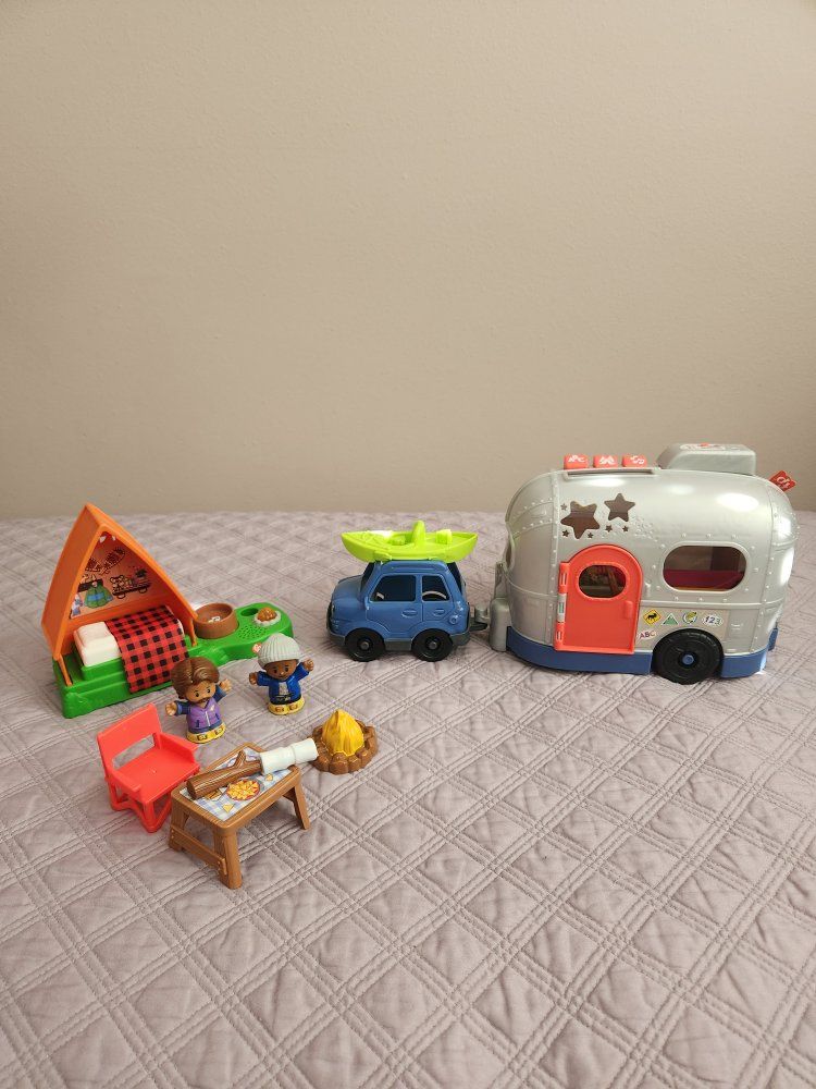 Fisher-Price Little People Light-up Learning Camper Electronic Toy RV Vehicle Playset for Toddlers