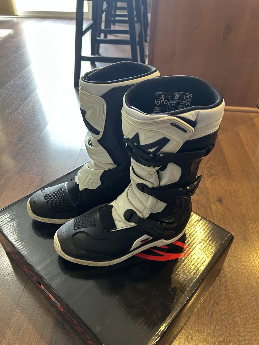 TECH 3S YOUTH BLACK WHITE Size US 8