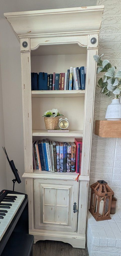 Left and Right Book shelf/ Entertainment Center Piers