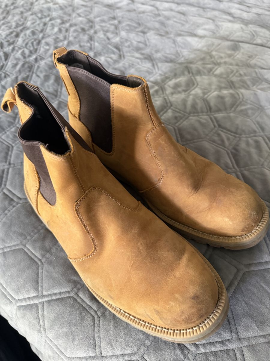 Timberland Men's Tan Leather Chelsea Boots Size [Size] 11   Cash only.