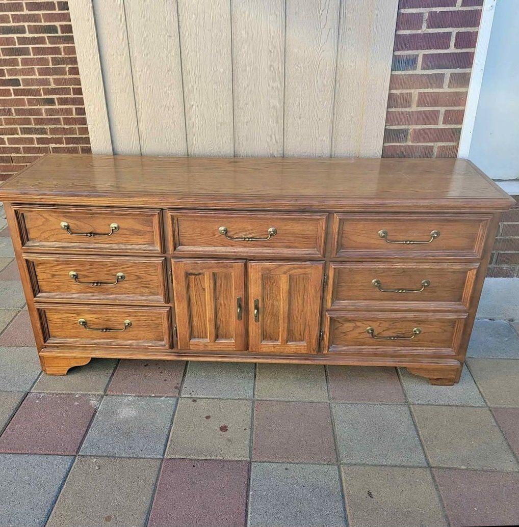 9 Drawer Dresser