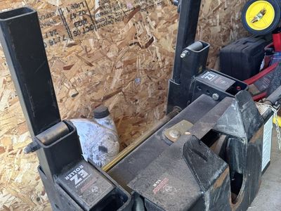 Husky "EZ Roller" Sliding Fifth-wheel Hitch