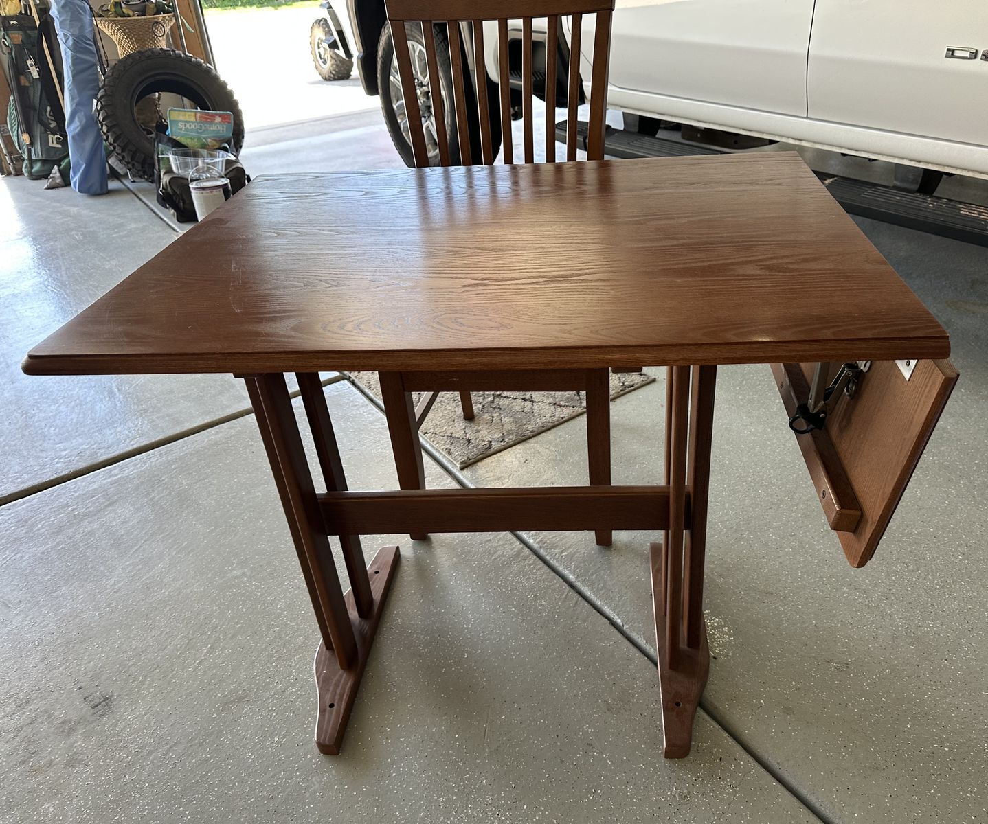 RV Table and Chairs