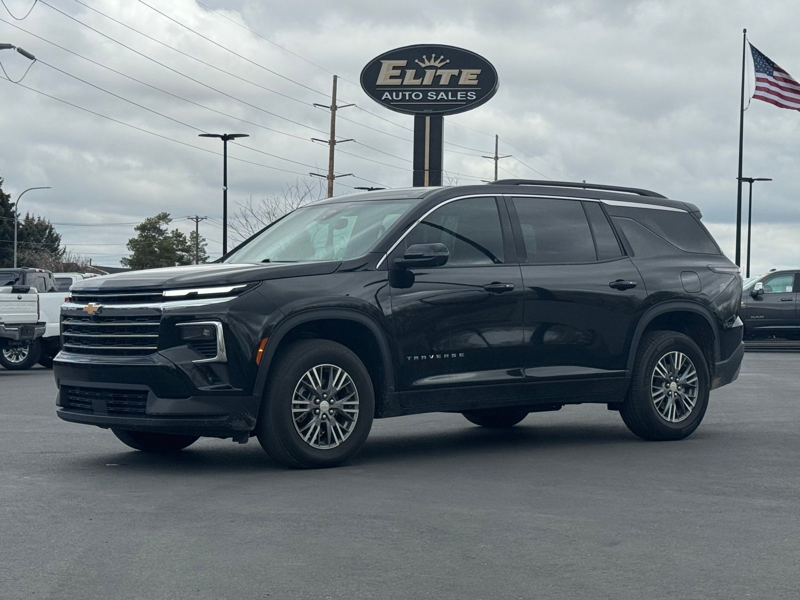 2024 Chevrolet Traverse LT