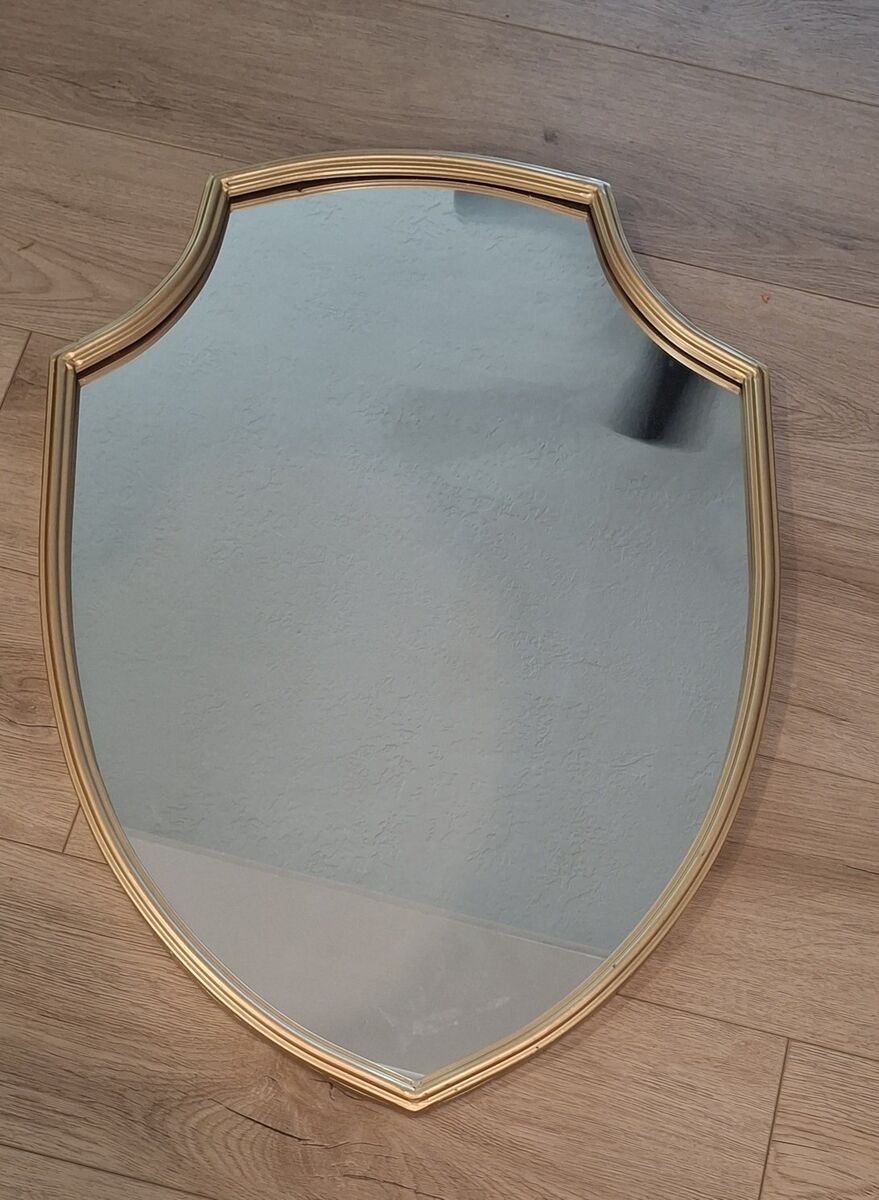Gold mirror