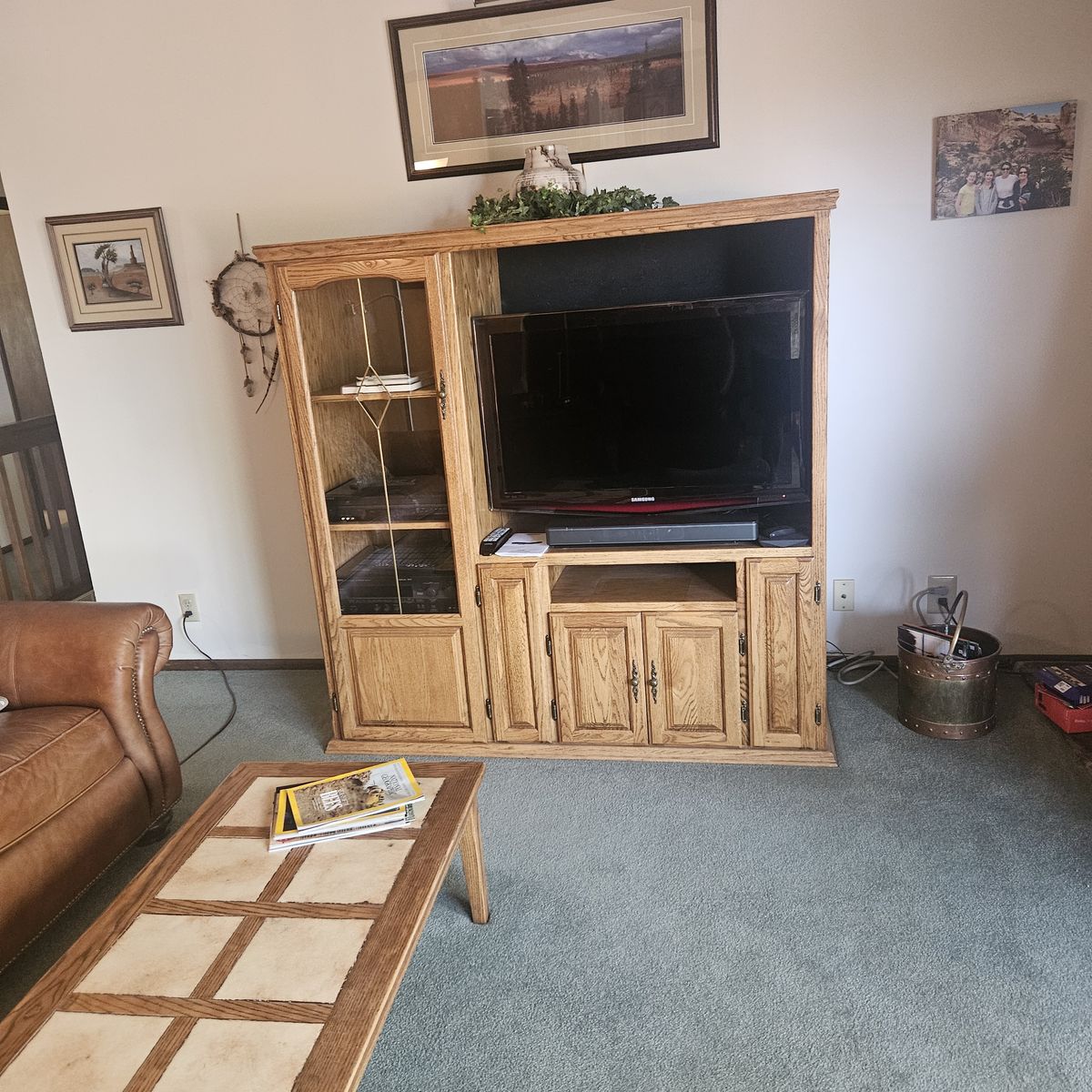 TV CONSOLE