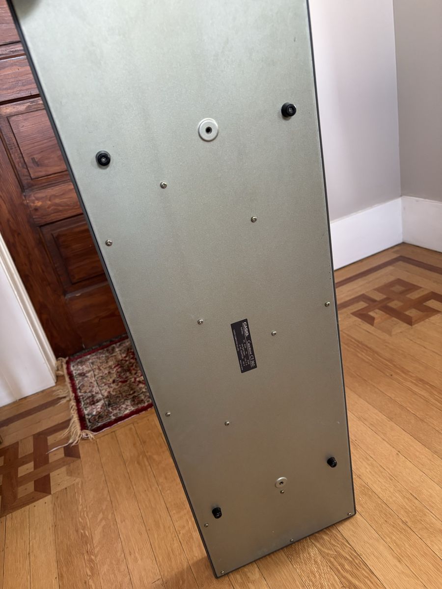 Main image 5