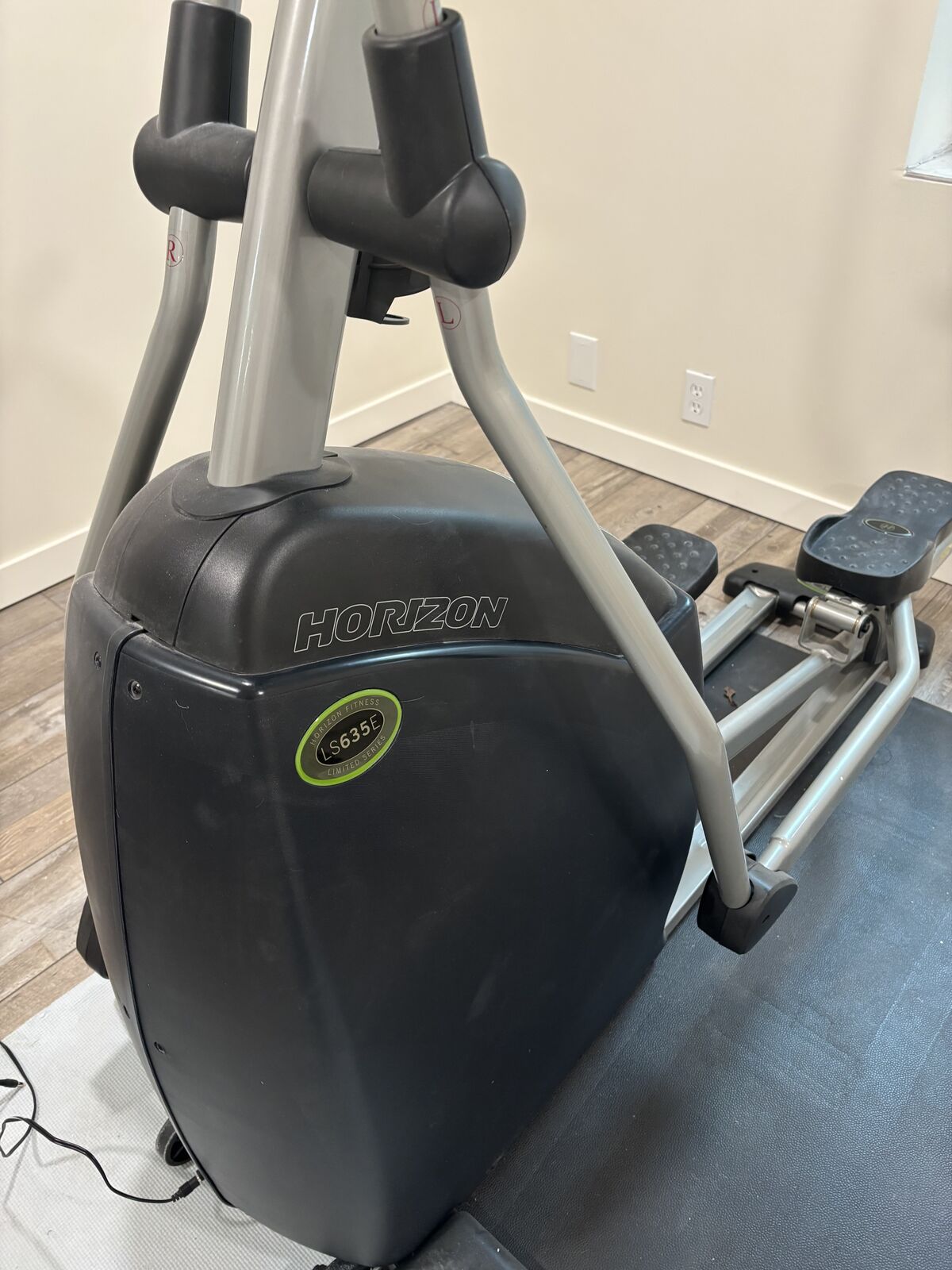 Horizon Elliptical Trainer