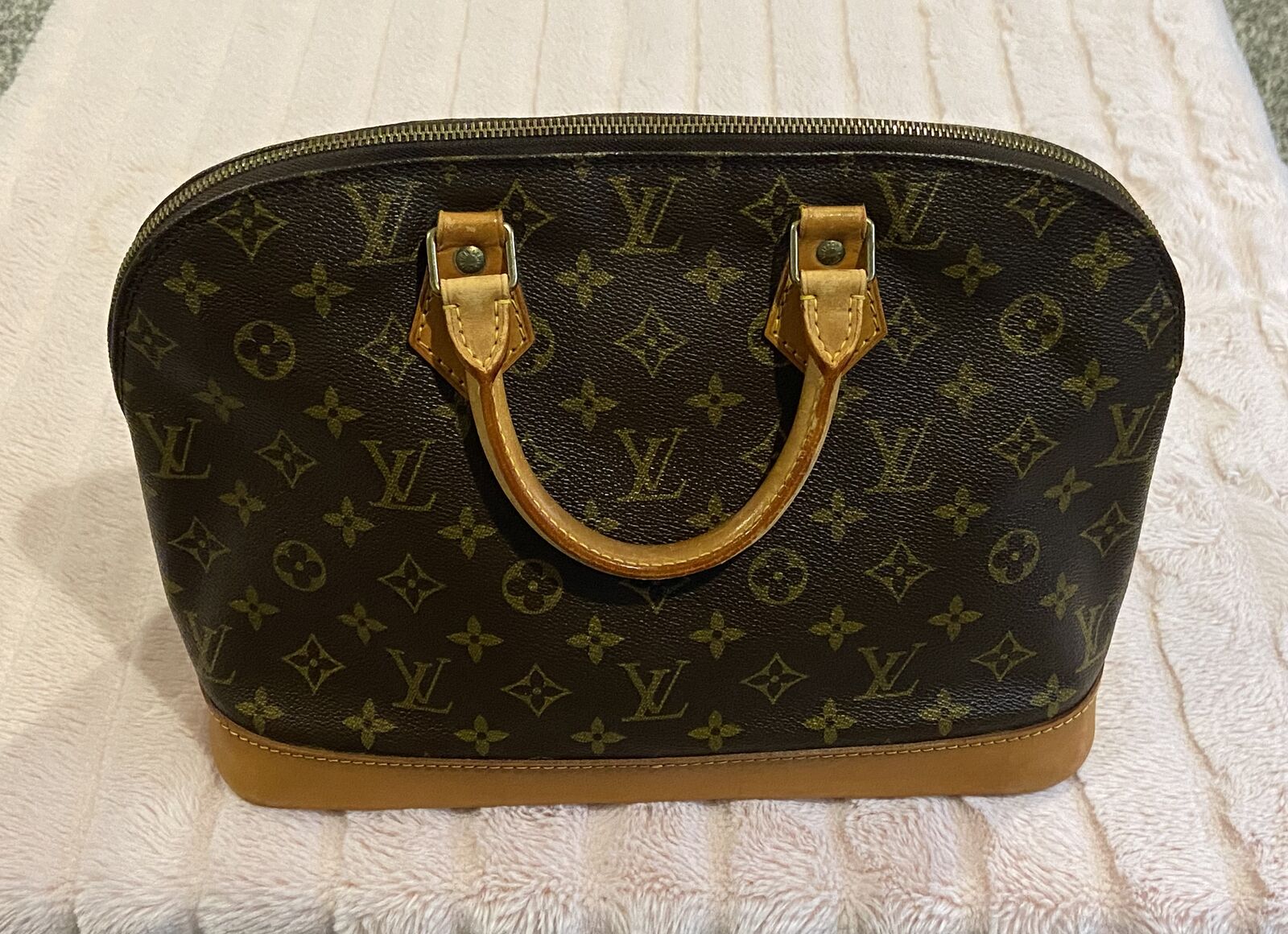 Louis Vuitton Vintage Monogram Alma MM Handbag