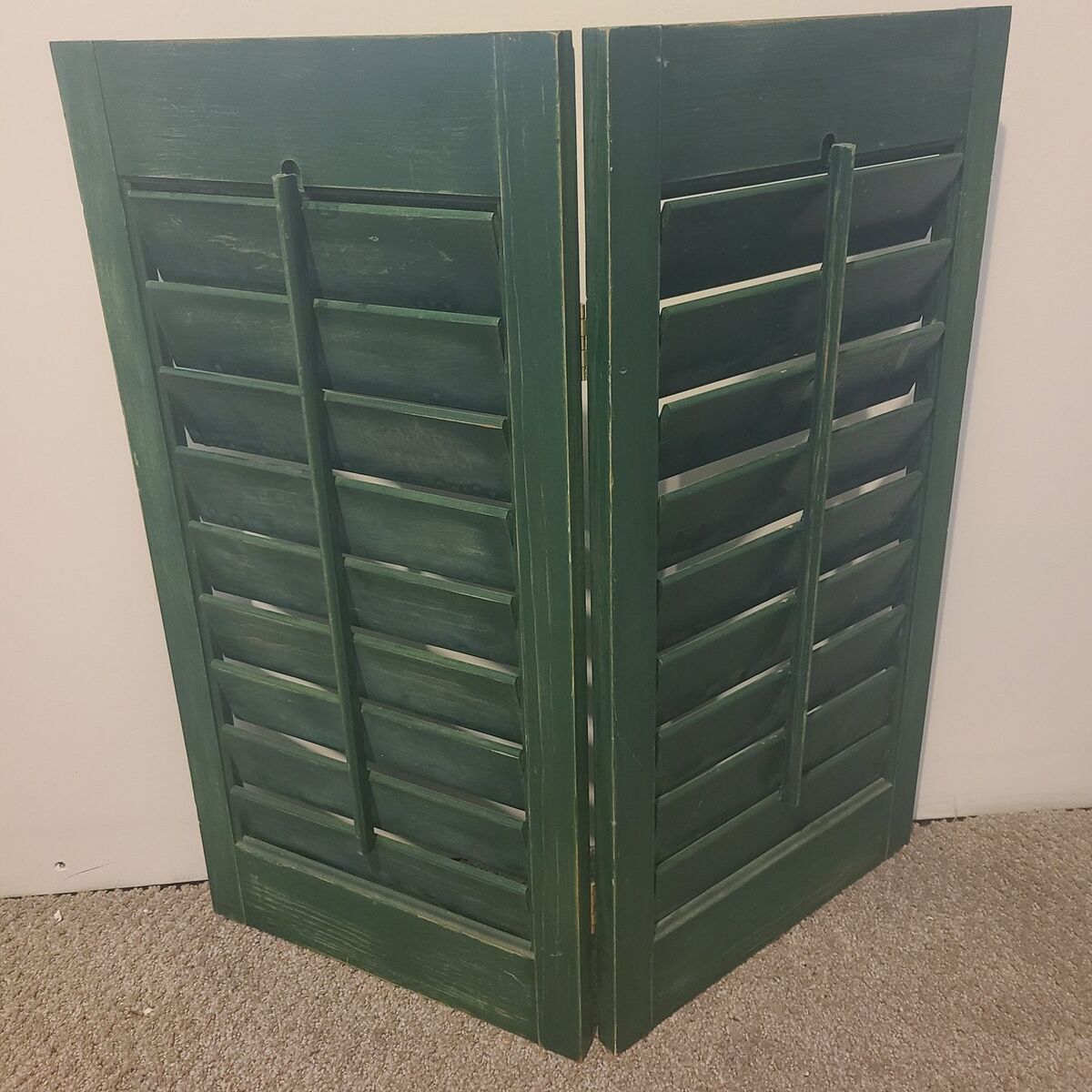 decorative louvered shutters