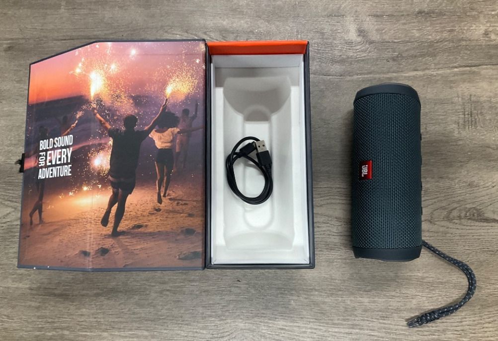 JBL FLIP ESSENTIAL 2 WITH ORIGINAL BOX