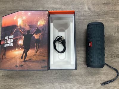 JBL FLIP ESSENTIAL 2 WITH ORIGINAL BOX