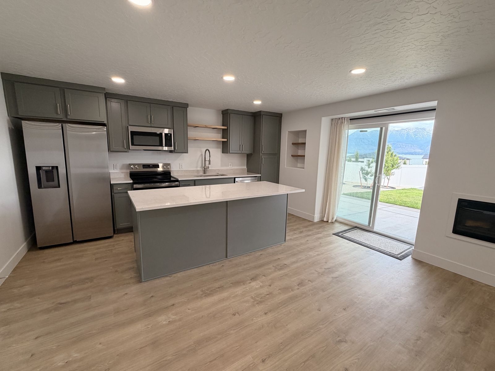 Beautiful New 1 Bedroom + Bonus Room Luxury Apartment | 1,050 Sq. Ft. | Available Immediately | $1,795/month