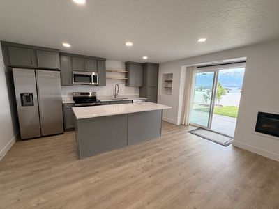 Beautiful New 1 Bedroom + Bonus Room Luxury Apartment | 1,050 Sq. Ft. | Available Immediately | $1,795/month