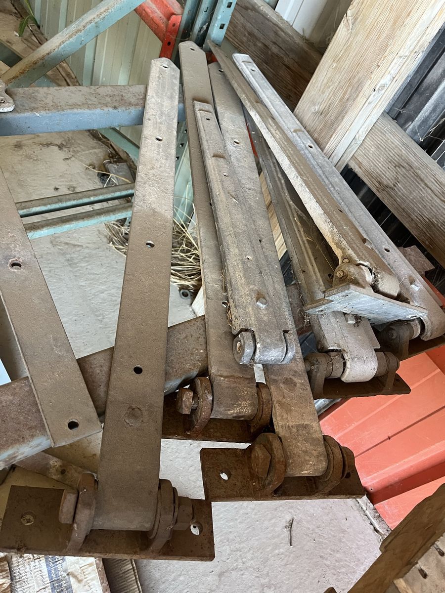 Heavy duty barn door hinges