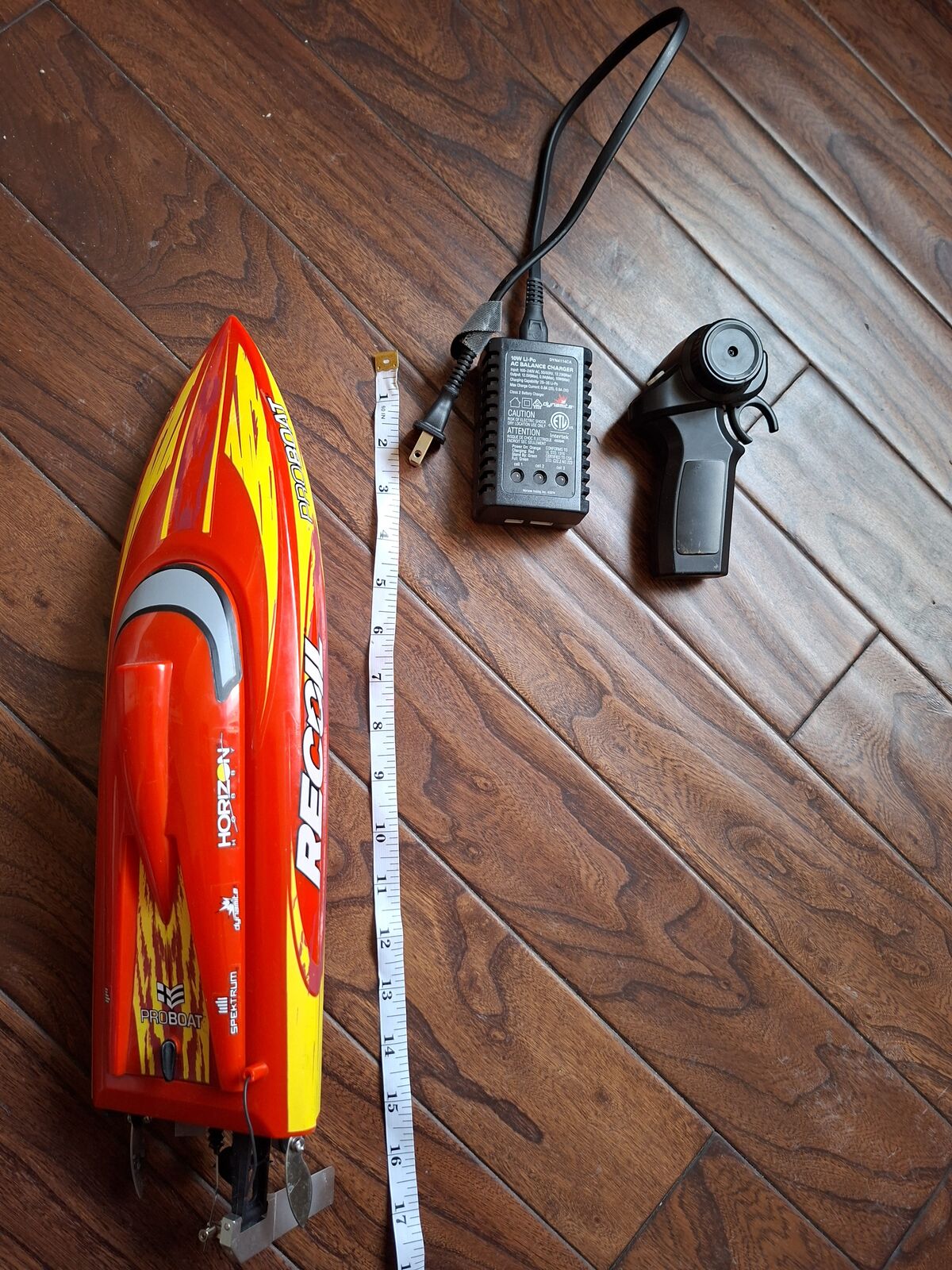 Pro Boat Recoil 17" V1 Brushless RC Race Boat ARTR Dynamite