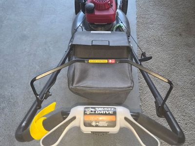 Honda GCV160 Smart Drive Lawn Mower with Twin Blade & Grass Bag