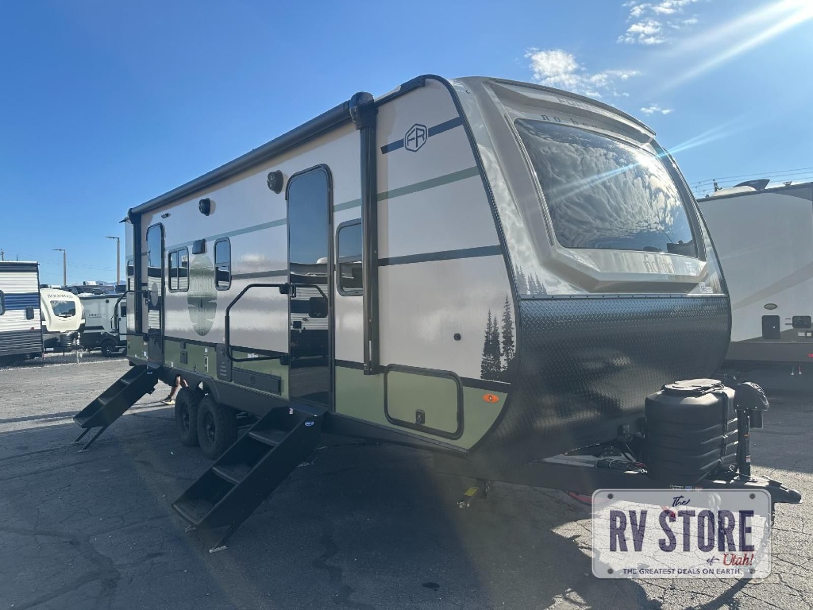 2027 Forest River RV No Boundaries NB20.7 Beast Mode Travel Trailer Front Bedroom|Outdoor Kitchen|Two Entry/Exit Doors|Walk-Thru