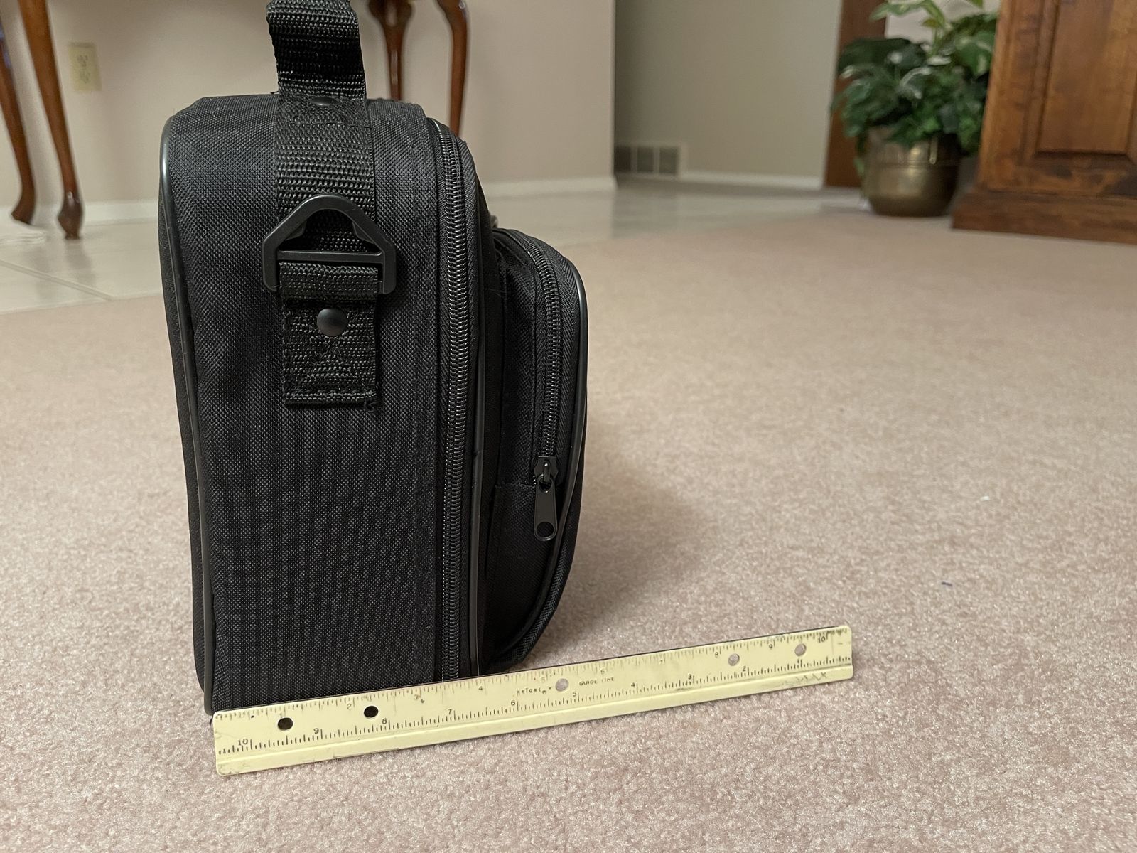 Main image 6