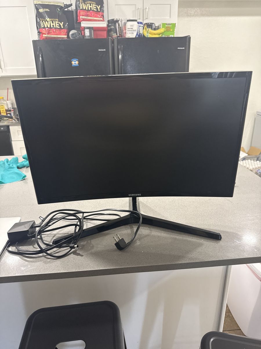 Curved Samsung Odyssey Gaming Mintor 24 144 Hz