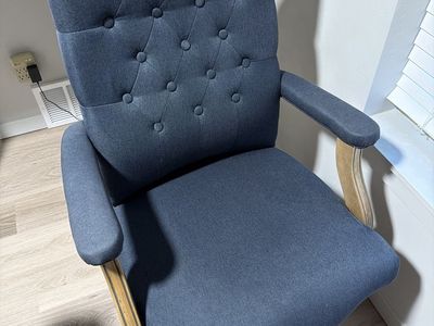 Blue Tufted Fabric Work Chair