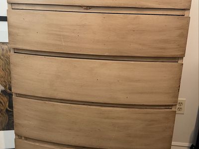 Curved Front 5-Drawer Dresser - Distressed Wood Finish