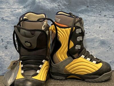 New Dee Luxe 24.5 Snowboard Boots