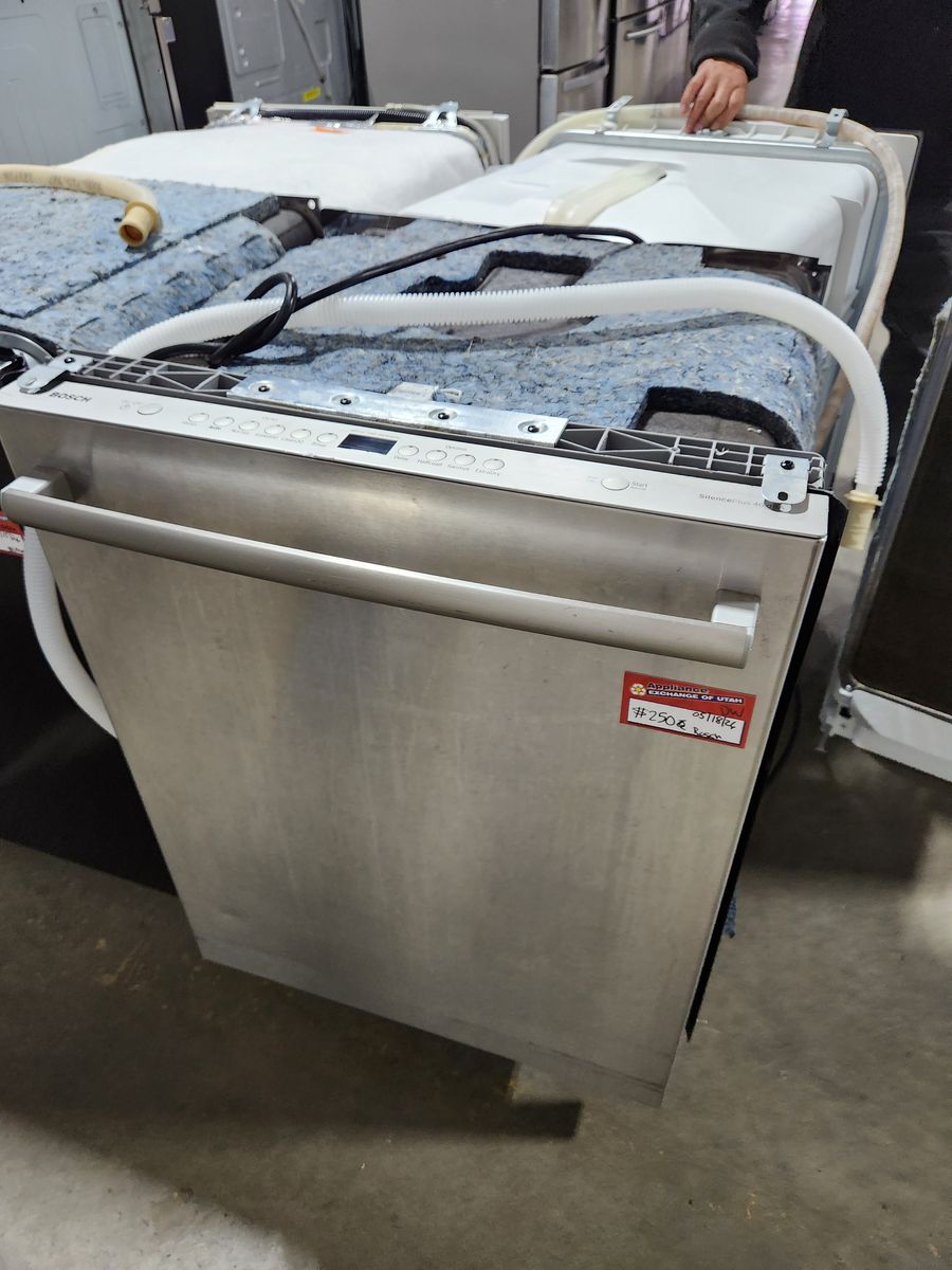 GREAT BOSCH STAINLESS STEEL DISHWASHER! W-WARRANTY