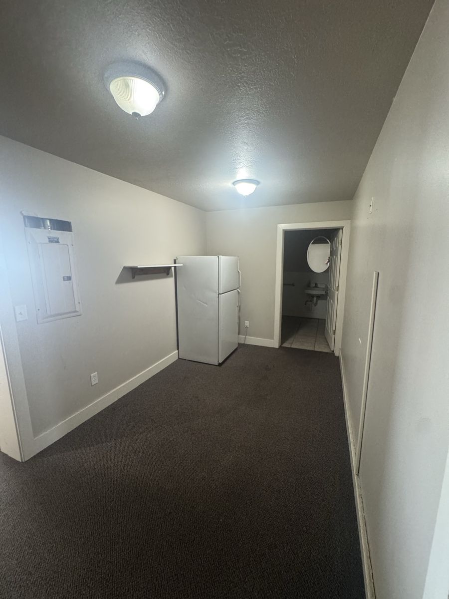 Main image 10