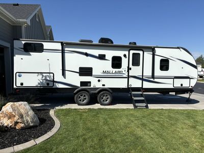 Mallard Ultra-Lite Travel Trailer Camper - Excellent Condition, Spacious, Ready for Adventure!