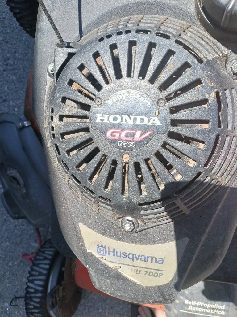 Husqvarna HU700F Self-Propelled Lawn Mower with Honda GCV 160 Engine